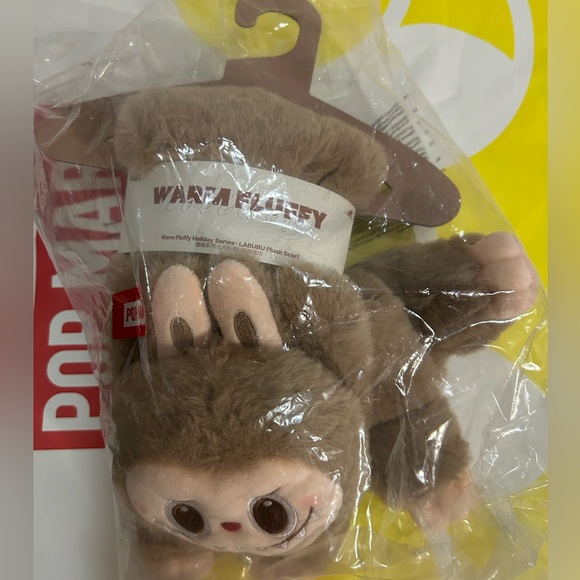POP MART Labubu The Monsters Warm Fluffy Holiday Plush Scarf labubu 毛绒围巾 - Picture 5 of 8